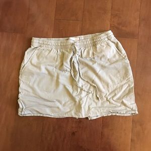 Forever 21 Tan Mini Skirt (Size Medium)